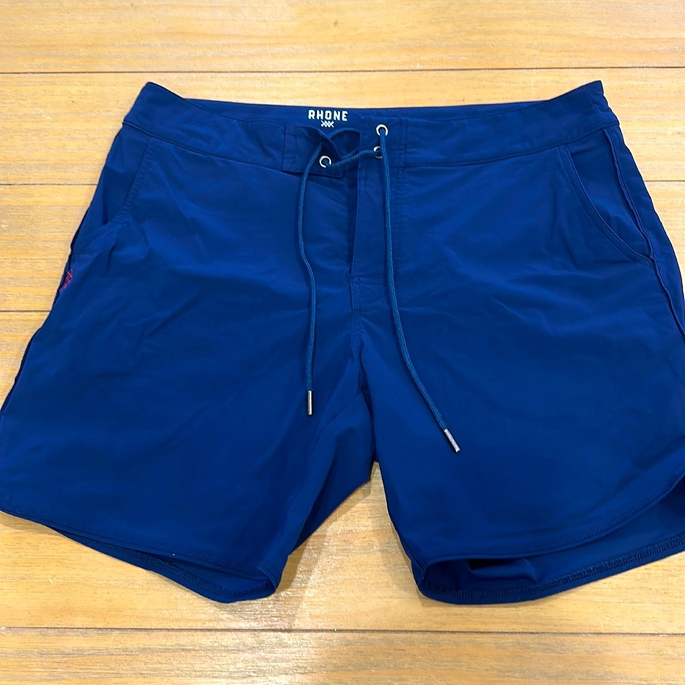 RHONE “Point Break Board Short” in navy blue, size 34